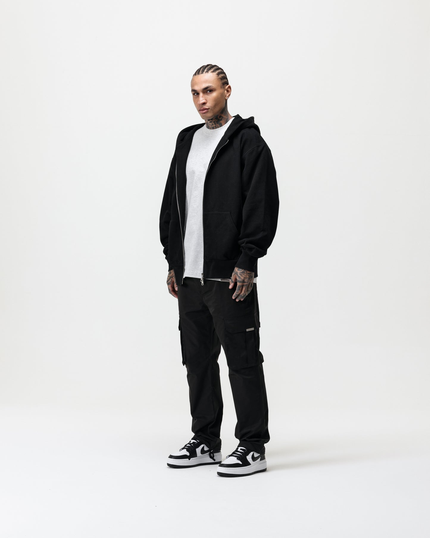 LUXURY ESSENTIALISM ZIP THROUGH HOODIE - SOLID BLACK