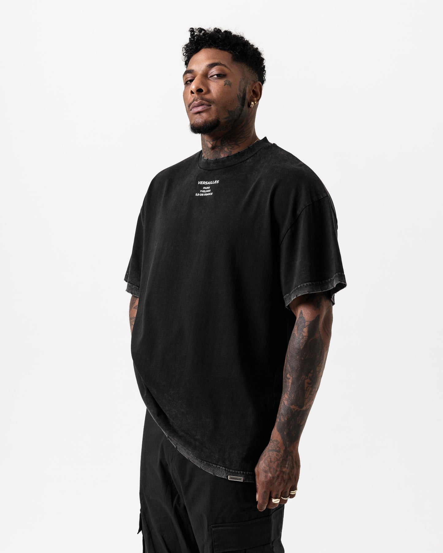 MINIMALISM SIGNATURE TEE - DISTRESSED WASHED BLACK