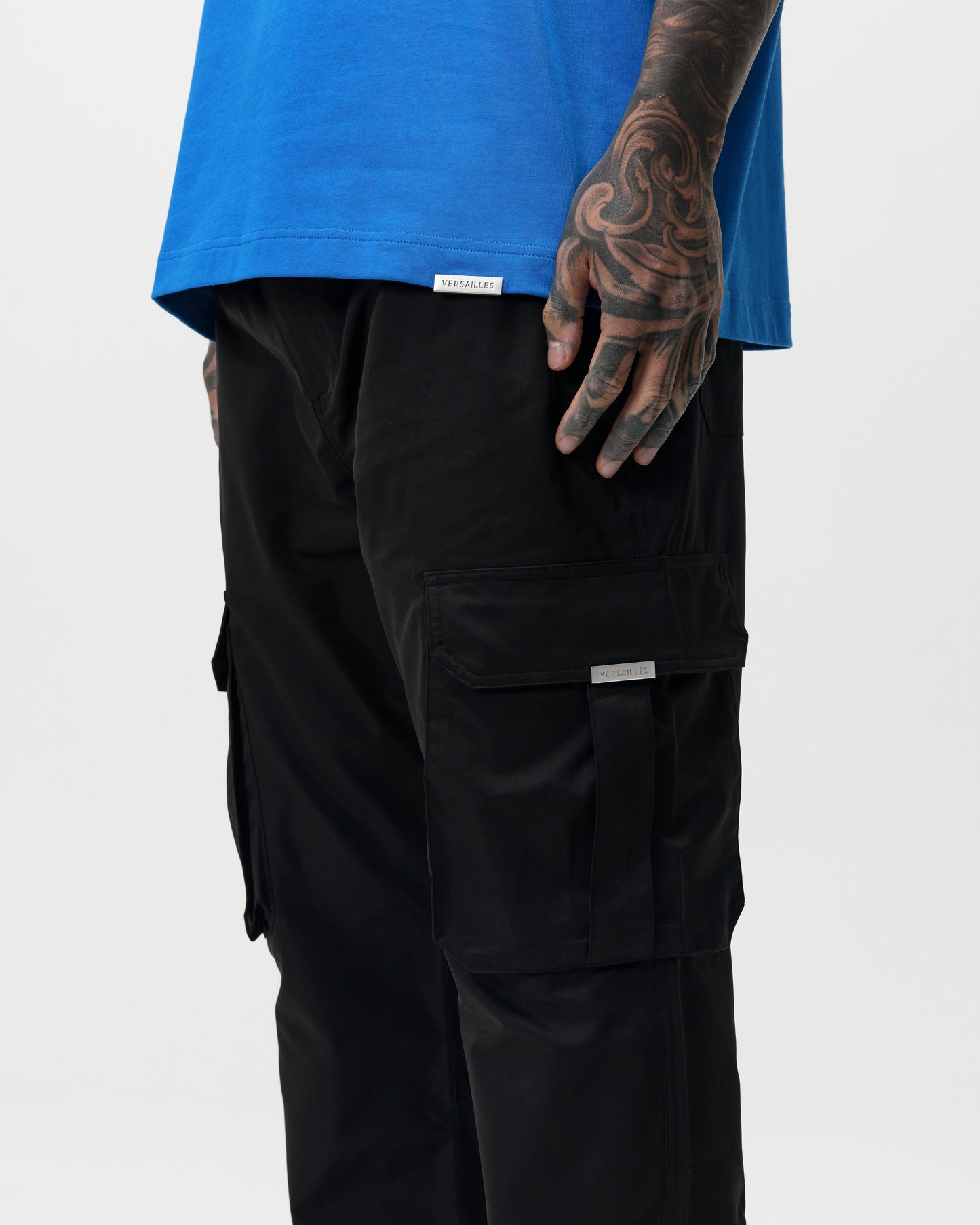 LUXURY ESSENTIALISM CARGOS - SOLID BLACK