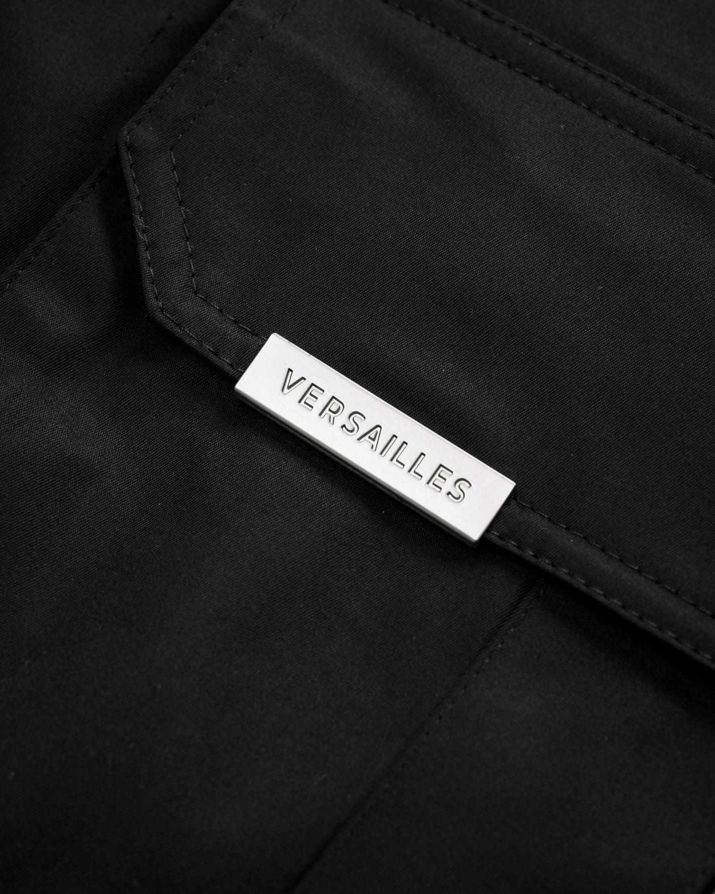 LUXURY ESSENTIALISM CARGOS - SOLID BLACK