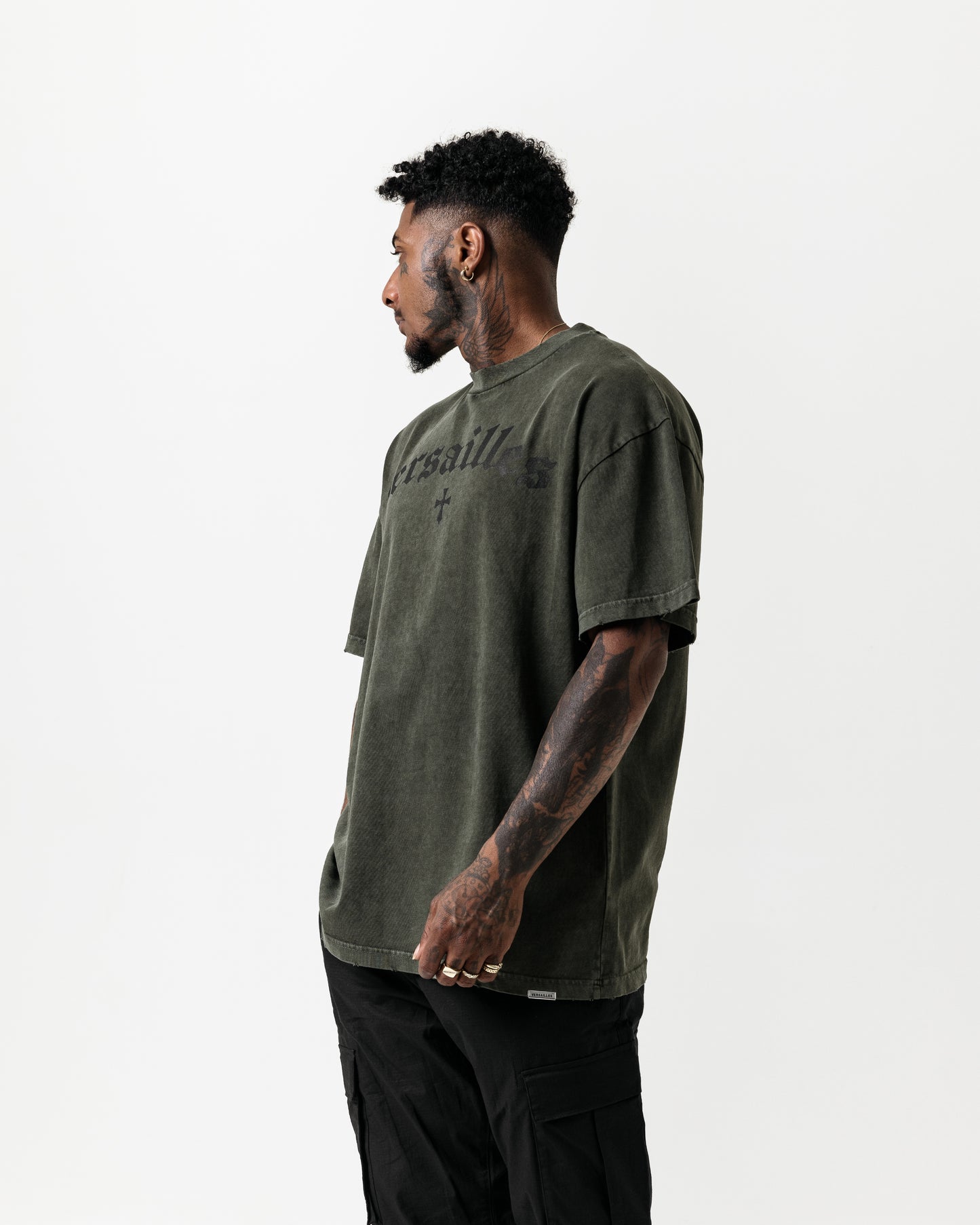 VERSAILLES GOTHIC PRINT TEE - DISTRESSED KHAKI