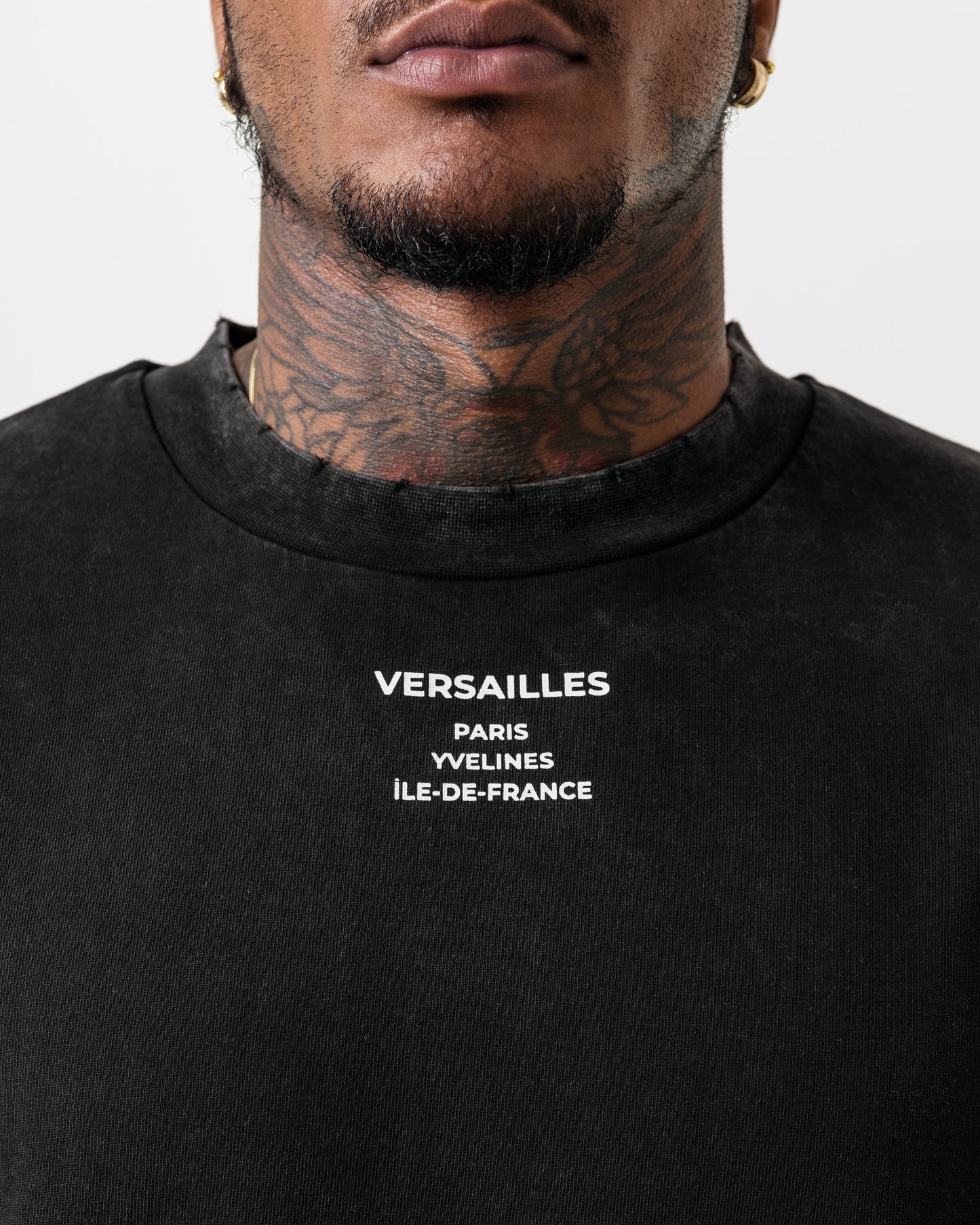 MINIMALISM SIGNATURE TEE - DISTRESSED WASHED BLACK SAMPLE