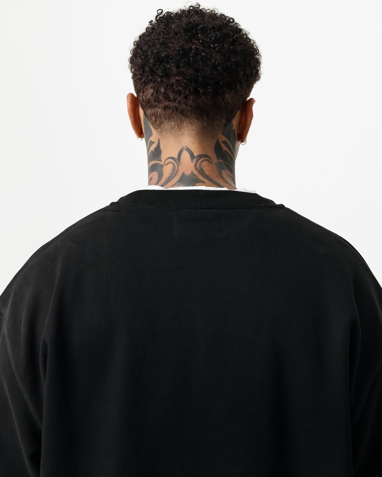 LUXURY ESSENTIALISM SWEATSHIRT - SOLID BLACK