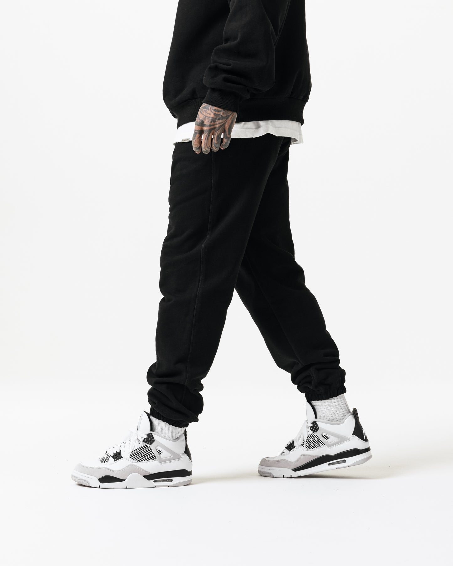 LUXURY ESSENTIALISM SWEATPANTS - SOLID BLACK
