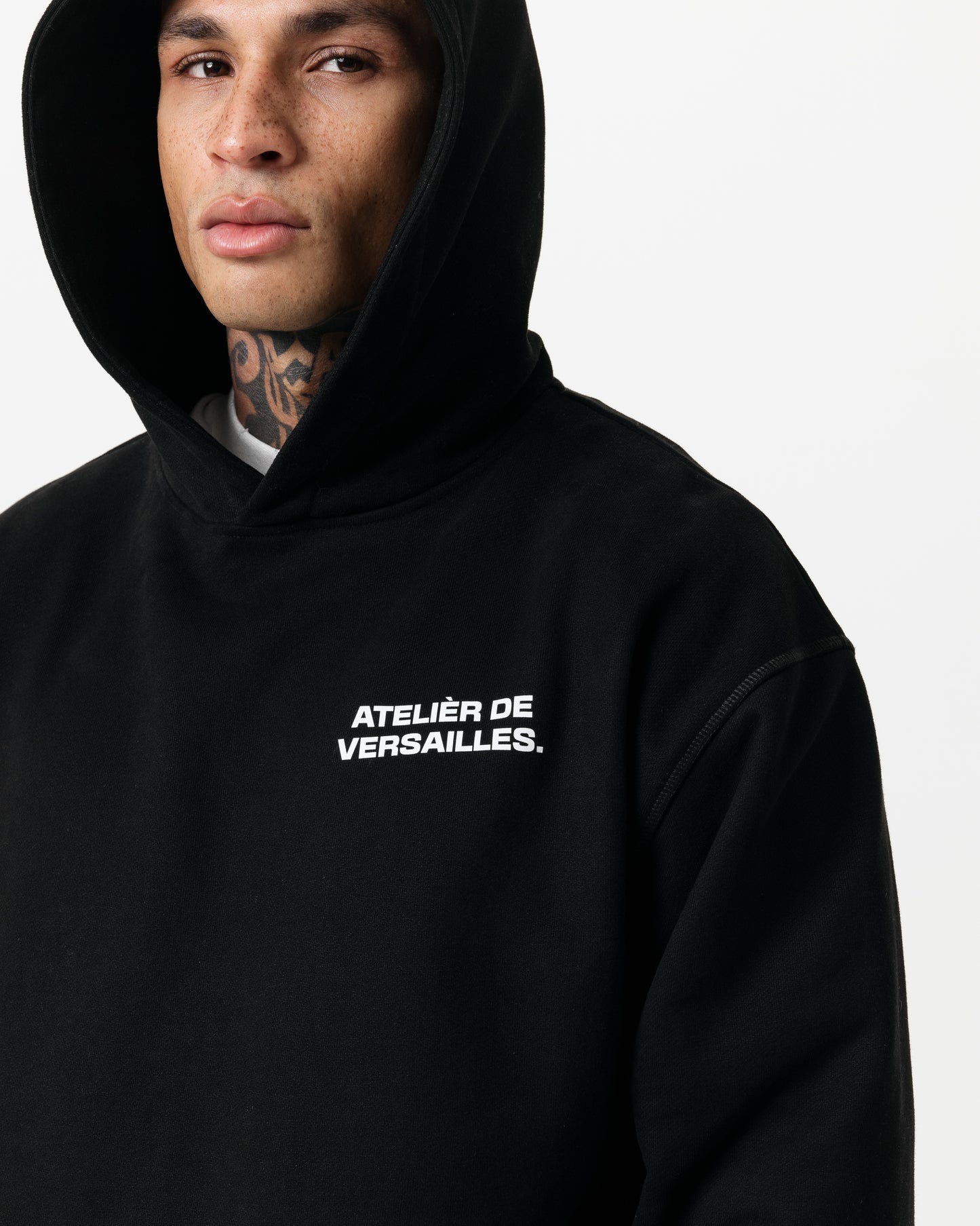 ATELIÉR DE VERSAILLES HOODIE - SOLID BLACK