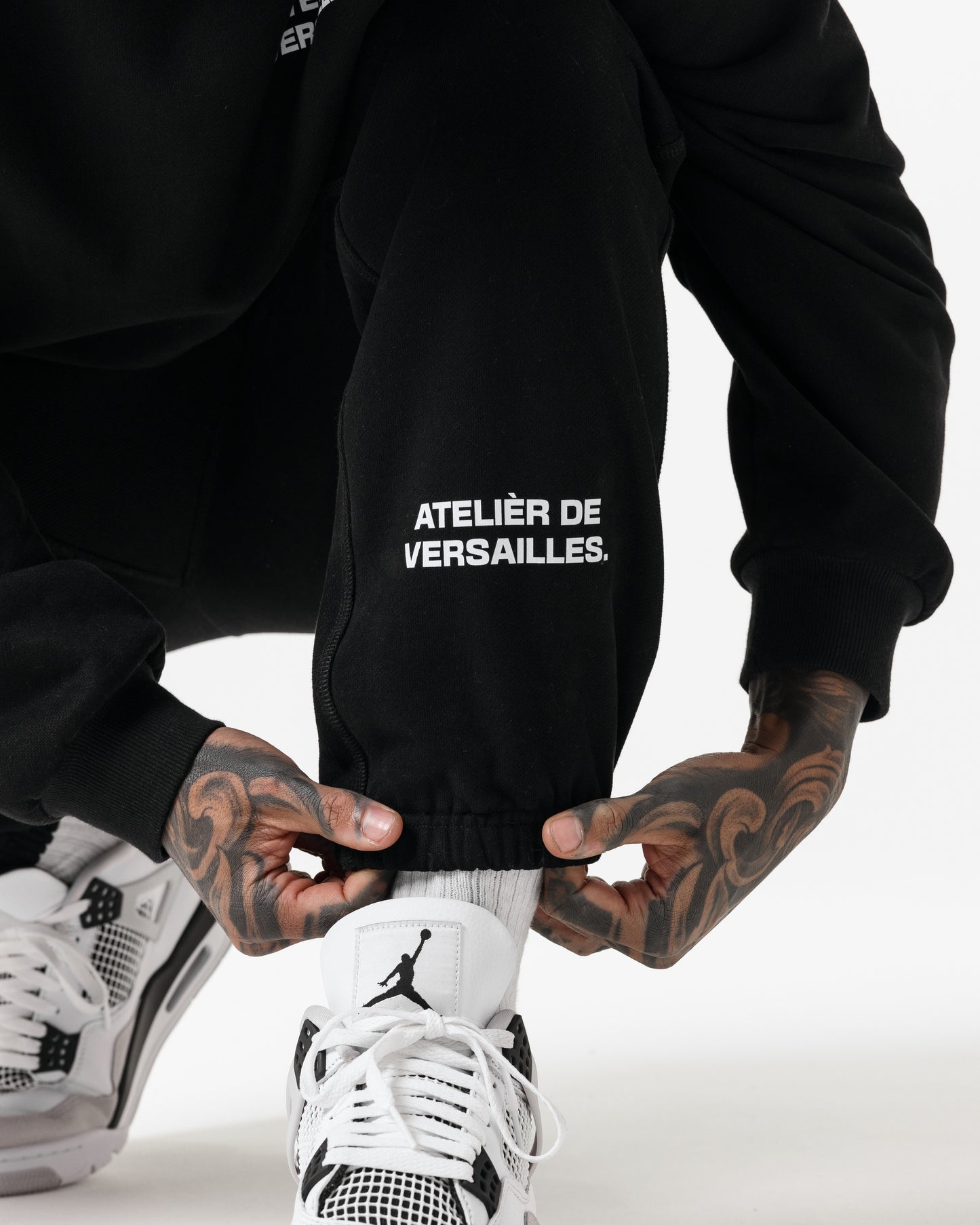 ATELIÉR DE VERSAILLES SWEATPANTS - SOLID BLACK